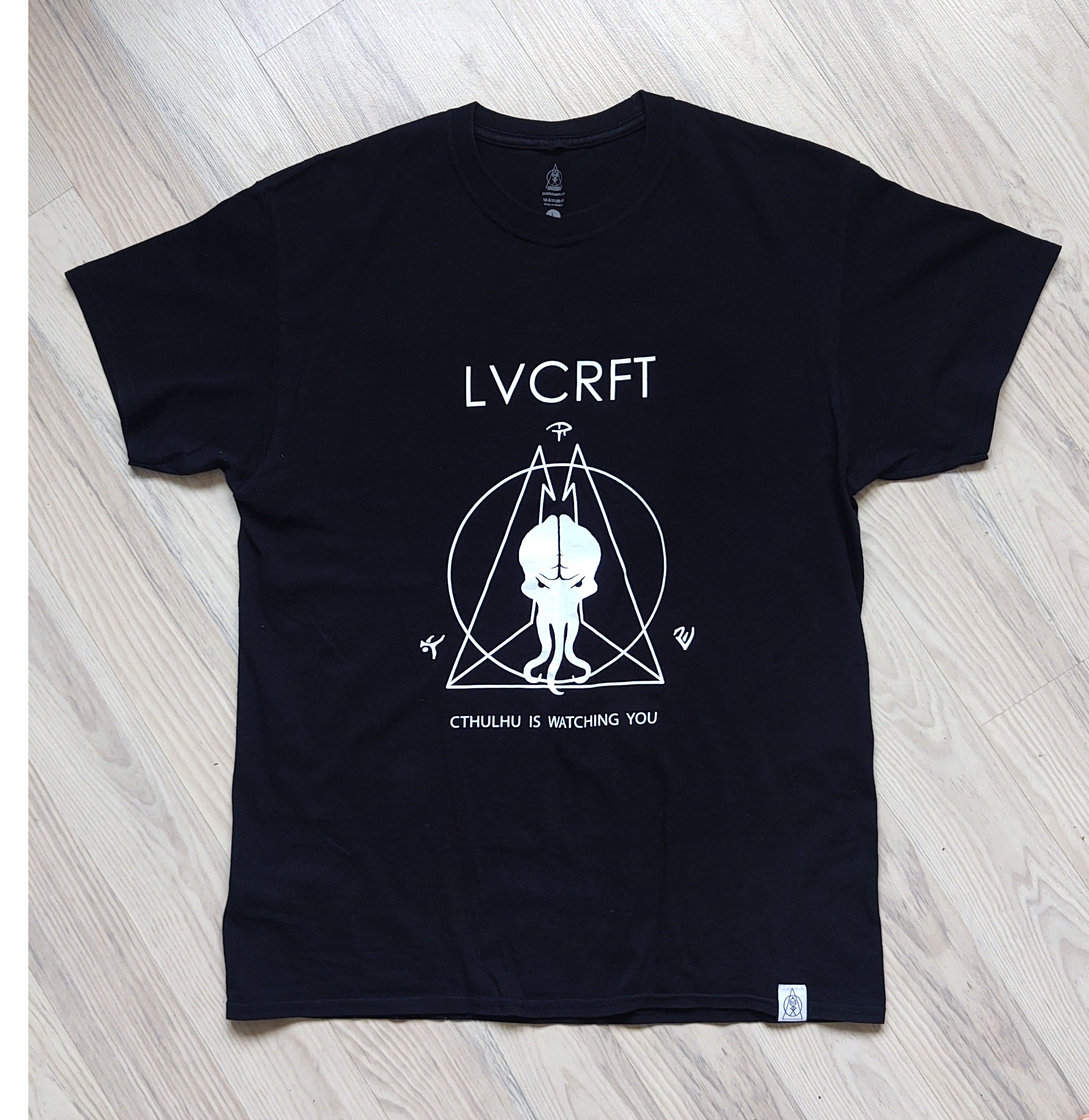 Футболка LVCRFT Ctulhu is watching you
